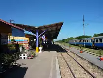 Der h�bsche Bahnhof von Kanchanaburi am 12.01.2013.