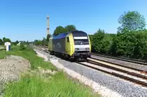 Ausflug nach Mehltheuer - 
2 maliges Pfeiffen deutete an dass sich ein Schienenfahrzeug auf der KBS 546 aus Richtung Zeulenroda dem Bahnhof Mehltheuer n�hert.
Bahnstrecke 6653 Werdau/west - Mehtheuer.
Siemens Dispolok ER 20-003 kam um die Ecke und f�delte kurz hinter dem Bahnhofsbereich auf die KBS 530/545 Richtung Hof ein.
Bahnstrecke 6362 Leipzig/Connewitz - Hof
25.05.2011