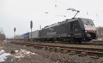 Am 12.02.2013 hatte sich die 189 097-9 (ES 64 F4-997) von ERS Railways mit einem Containerzug in Richtung S�den auf die KBS 613 verirrt. Aufgenommen in Eschwege West.