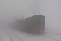 HSB 99 5902 und 99 5901 mit einem Sonderzug aus Wernigerode, am nebligen Karfreitag 2013 auf Gleis 3 im Bf Brocken.