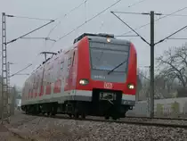 423 512 f�hrt am 05.04.13 zusammen mit einer weiteren Maschine als S1 (Herrenberg-Stuttgart-Plochingen-Wendlingen(N))! Eingefangen zwischen Oberesslingen und Esslingen-Zell!