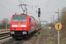 146 236-5  Triberg  am 05.04.2013 mit einer RB von Neuenburg (Baden) nach Karlsruhe Hbf. Hier bei der Durchfahrt Orschweiers. 146 236 ist die erste 146.2 vom Bw Freiburg, die eine Hauptuntersuchung mit Ceromol Lackauffrischung bekommen hat. Nun lautet ihr HU Datum 20.03.2013.