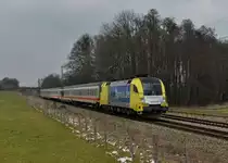 182 525 mit IC 2083 „K�nigsee“ nach Berchtesgaden am 01.04.2013 am B� Vogl.