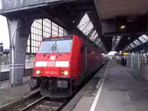 146 212-6 steht Abfahrbereit nach Stuttgart, im Karlsruher Hbf. am 05.01.2013.