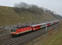 1144 092 hat am 06.04.2013 mit dem R3948 gerade den Bahnhof
Wartberg an der Krems verlassen!