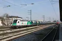 1216 960 mit einem G�terzug am 04.04.2013 in M�nchen Pasing.