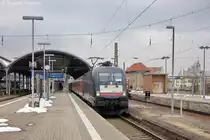 ES 64 U2 - 001 (182 501-7) MRCE Dispolok GmbH f�r DB Regio AG mit der RB20 (RB 16324) von Halle(Saale)Hbf nach Eisenach in Halle(Saale). 04.04.2013
