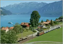 Die BLS wird dieses Jahr 100 Jahre alt! 
Re 4/4 mit einem Regionalzug in Faulensee.
27. August 2012