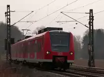 Die Rhein Niers Bahn (RE 33) bildlich festgehalten bei Rimburg Anfang April. N�chster Halt ist �bach Palenberg. Einen netten Gru� zur�ck an den Tf. 