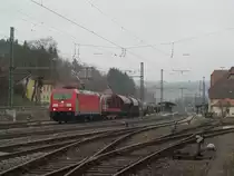 185 402-5  Green Cargo  zieht am 06. April 2013 einen gemischten G�terzug durch Kronach in Richtung Lichtenfels.