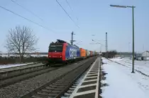 Und die wohl sinnfreiste Loknummer der Re 482er: Die 482 000-7 durchf�hrt am 13.02.13 den Bahnhof Ringsheim.
Ich m�chte gerne mal wissen, wer auf den Gedanken gekommen ist, solch ein Nummernsystem zu verwenden. Aber, irgendwie ist es ja schon witzig.......