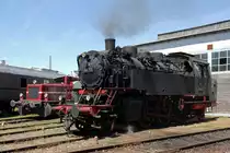 64 491 beim Dampflokfest im Bw N�rdlingen (Bayerisches Eisenbahnmuseum) am 04.06.2010.

Hersteller: Orenstein & Koppel
Fabriknummer: 13298
Baujahr: 1940
Indienststellung: 15.06.1940
Erst-Bw: Pasewalk
urspr�ngl. Fahrzeugnr.: 64 491
Fahrzeugnr. z.Z.d. Aufnahme: 90 80 0064 491-8 D-DFS
Betreibernr. z.Z.d. Aufnahme: 64 491
Umzeichnung: 064 491-4 (01.01.1968)
z-Stellung: 18.09.1974
Ausmusterung: 03.05.1974
Verbleib: Verein zur Erhaltung des Schienenverkehrs >> Dampfbahn Fr�nkische Schweiz Schweinfurt
Radsatzfolge: 1'C1'h2t
Vmax (km/h): 90
Leistung (PSi): 950
Dienstmasse (t): 75
max. Radsatzfahrmasse (t): 15
L�P (mm): 12.500