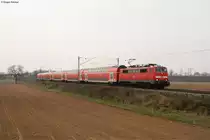 Die 111 063 mit einer RB von Heidelberg nach Frankfurt (Main) kurz vor Weinheim-L�tzelsachsen. Aufgenommen am 29.03.2013.
