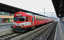 Pendel 221 als Regio Thun - Halse-R�egsau - Thun beim Wenden in Hasle, 06.04.2013.