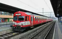 Pendel 221 als Regio Thun - Halse-R�egsau - Thun beim Wenden in Hasle, 06.04.2013.