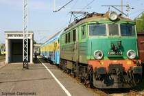 EU07-539 mit Doppelstockwagen in Bielsko-Biala Glowna (Hbf) am 02.09.2006