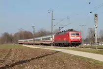 Die 120 125 mit dem IC 2083 von Freilassing nach Berchtesgaden, kurz vor dem Haltepunkt Ainring am 04.04.2013

