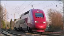 Unterwegs nach Paris ist dieser Thalys,bildlich festgehalten bei der Durchfahrt am
Eschweiler Bahnhof (Kr Aachen),am 07.04.2013.