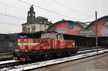 111 032 in Praha hl.n. am 17.02.2013