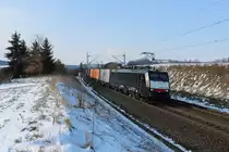 ES64F4 840 war irgendwann Mitte M�rz 2013 zwischen Elze und Nordstemmen (KBS 350) mit ihrem Containerzug auf dem Weg Richtung Norden.