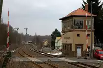 Auch wenn der Zugverkehr nur m��ig ist, Miltitz  Roitzschen im Triebischtal ist ein Kreuzungsbahnhof und das Stellwerk ist besetzt.01.04.2013  17:31 Uhr