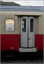 Einladend: Die schlichten, und doch noblen T�ren des RAe TEE II. 
Lausanne, den 9. April 2013