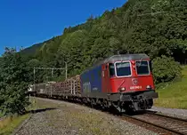SBB CARGO: G�terzug mit der Re 620 042-2  MONTHEY  im Berner Jura auf der Fahrt zum RB Biel unterwegs. Diese Aufnahme ist am 17. August 2012 bei Sovilier entstanden. 
Foto: Walter Ruetsch 