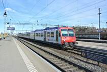 Der ex. MThB NPZ RBDe 561 174 war w�hrend mehreren Monaten als Domino-Reserve in Lausanne stationiert. Aktuell f�hrt er wieder in der Region Biel. Bt 50 85 29-35 975-6, B EWI R, AB EWII, RBDe 561 als Ersatz R 6870 in Solothurn, 13.04.2013.