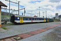 Zwei ehemalige SBB AB EWII NPZ von EW Nostalgie stehen beim Depot in Sissach abgestellt. Vorne der AB 55 85 39-35 074-1, ex. SBB AB 50 85 39-35 074-6, hinten der AB 55 85 39-35 019-6, ex. SBB AB 50 85 39-35 019-1, 13.04.2013.