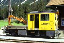 RhB - Tm 2/2 83 am 23.08.1995 in Preda - Bahndiensttraktor mit Kran und kippbarer Ladebr�cke - �bernahme: 11.03.1985 - RACO1903/Cummins - 336KW - Gewicht 22,00t - Ladegewicht 4,00t - L�P 8,79m - zul�ssige Geschwindigkeit 13/26/50/60geschleppt km/h - �1=08.03.1991 - Logo nur RhB in schwarz - Heimatstation: Thusis - Hinweis: gescanntes Dia
