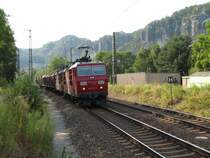 180 002 und 372 009  mit G�terzug in Kurort Rathen (27.07.2006)