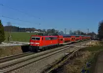 111 123 mit einem RE nach Salzburg am 05.03.2013 am B� Vogl.