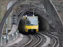 . Zahlreiche Bögen - 

Fenstertrasse der Stadtbahn Stuttgart zwischen Degerloch und Innenstadt. Hier haben die Fahrgäste kurz einen Ausblick auf die Stadt bevor es wieder in den Tunnel geht. 

16.04.2013 (M)