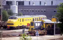 Tilburg - Werkstatt der NS am 15.7.1989.
Triebwagenkopf und Kleinlok im Werkstattgel�nde.
