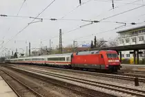 Am 17.04.13 schob 101 067-7 ihren IC am Heimeranplatz Richtung M�nchen Hbf.