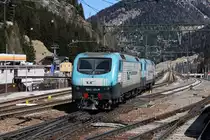 EU43-006 und eine Schwesterlok am 13.04.2013 im Bahnhof Brenner.