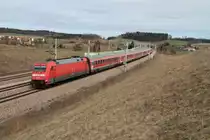 Die 101 028 mit Regio Express von M�nchen nach N�rnberg bei Hebertshausen am 14.04.2013
