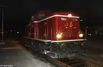 V126 der BOB 212 089-7 f�hrt zum Bahnsteig, um einen Sonderzug nach N�rnberg �ber Landshut - Regensburg zu bespannen, KBS 945 Salzburg - Landshut, fotografiert in M�hldorf am 13.03.2011