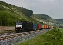 189 840 mit einem Containerzug am 02.06.2012 bei Karlstadt.