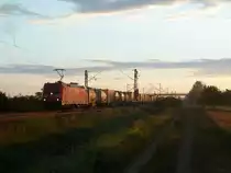 185 274-8 mit einem KLV-Zug am fr�hen Morgen des 07.07.12 bei H�gelheim.
