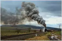 Bei der Plandampfveranstaltung  85 Jahre Baureihe 44  zieht 44 1486 den G�terzug DGz 303 von Meiningen nach Eisenach. 
Oberrohn 12.04.2013