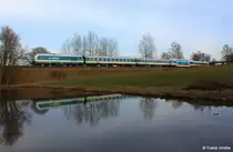 ALEX VBG 223 067 vor ALX 84110 M�nchen - Hof, KBS 855 Regensburg - Hof, fotografiert zwischen Marktredwitz und Pechbrunn am 14.04.2013