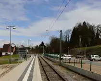 Das ist das Ende!!! Der S51 auf der Kbs 665.5 nat�rlich. Hier mit einem massivem Prellbock und einem besonderen Endstrommast in Aglasterhausen.13.4.2013