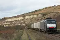 MRCE Dispolok/TXL ES 64 F4-287 am 2.11.12 mit einem Containerzug in Th�ngersheim.