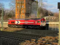DE 671 der HGK beim Umspannen in Bln.-S�dkreuz am 11.04.2013 