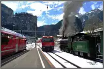 Dampfextrazug wird von RE1133 mit Allegra �berholt und von RE1132 mit Ge 4/4 III 646  Sta.Maria/Val M�stair  gekreuzt. (21.04.2013)