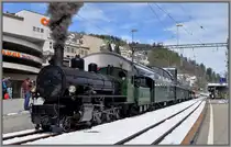 G 4/5 107  Albula  in voller Pracht ist in Thusis angekommen. Dahinter steht die S2 1558 nach Chur (21.04.2013)