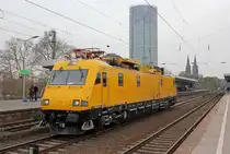 711 201 beim kurzen Halt in K�ln Messe/Deutz am 21.04.2013