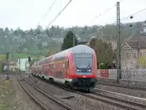 Ein Dosto Steuerwagen der S�dbahn am 19.04.13 als RE nach Ulm bei der Durchfahrt in Altbach! 