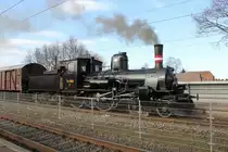 K 563 wurde, auf den Weg von Randers nach das Eisenbahnmuseum in Odense, �berholt in Ejby, Fyn, 21. Apr 2013. 